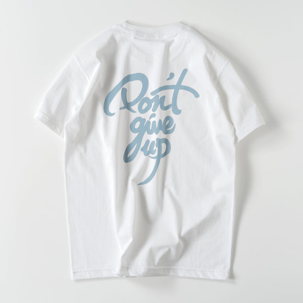 Don't give up Tシャツ light blue